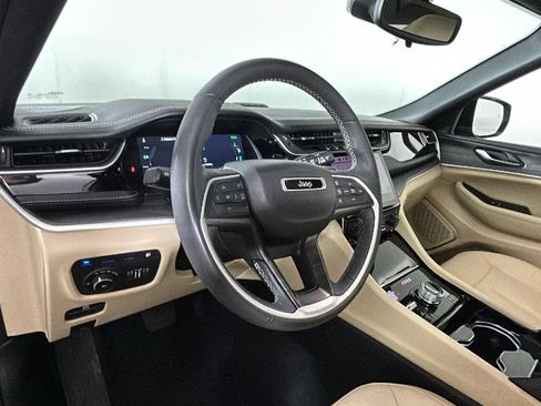 Used 2023 Jeep Grand Cherokee 4WD 4xe image 16