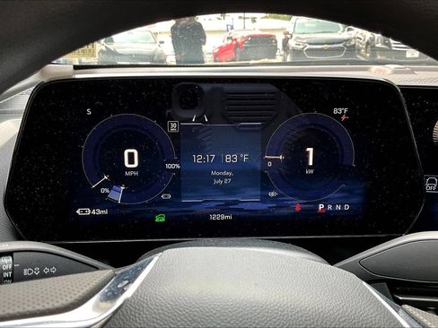 Used 2026 Chevrolet Equinox EV LT FWD image 12