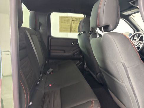 Used 2025 Nissan Frontier PRO-4X w/ Pro Convenience Package AWD/4WD image 23