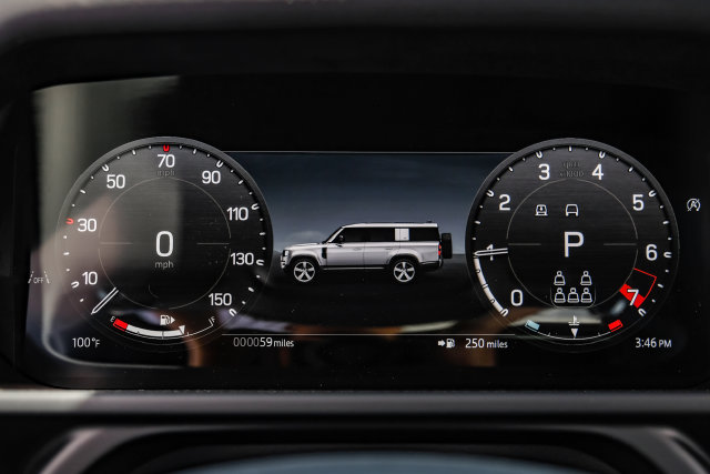 Used 2025 Land Rover Defender 130 V8 AWD/4WD image 23