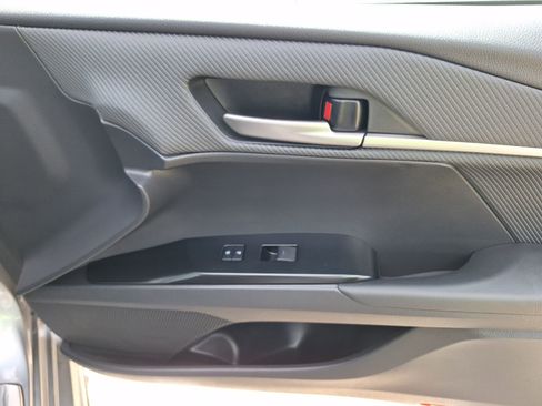 Used 2025 Toyota Camry SE w/ Convenience Package image 34