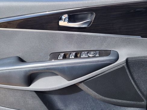 Used 2019 Kia Sorento EX image 7