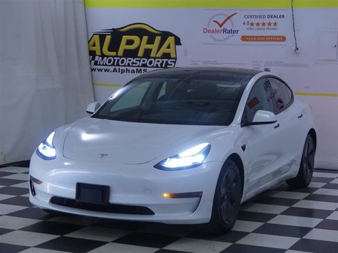 Used 2023 Tesla Model 3 Standard Range RWD image 3