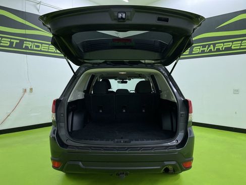 Used 2019 Subaru Forester Premium w/ All-Weather Package image 9