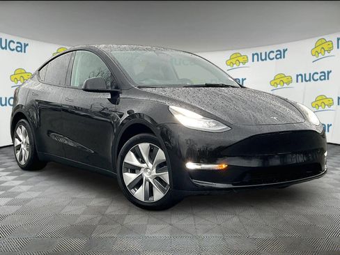 Used 2023 Tesla Model Y Long Range image 1