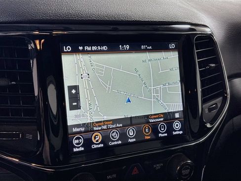 Used 2021 Jeep Grand Cherokee Laredo X AWD/4WD image 16