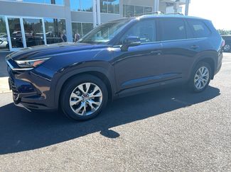 Used 2024 Toyota Grand Highlander AWD video 1