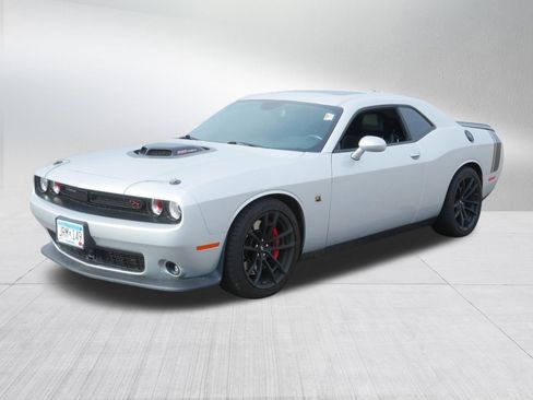 Used 2020 Dodge Challenger R/T Scat Pack w/ Shaker Package image 3