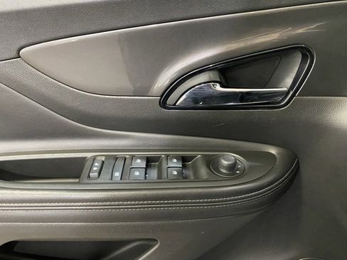 Used 2019 Buick Encore Essence image 12