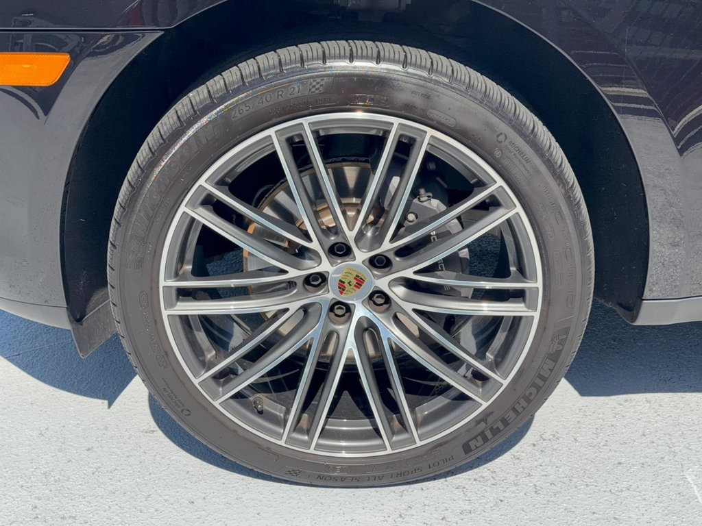 Certified 2026 Porsche Macan AWD/4WD image 13