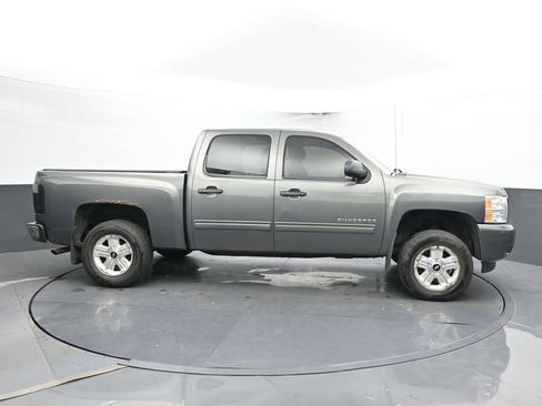 Used 2011 Chevrolet Silverado 1500 LT w/ All-Star Edition AWD/4WD image 4