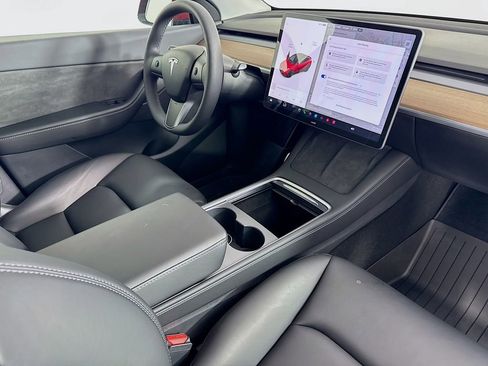 Used 2021 Tesla Model Y Performance image 37