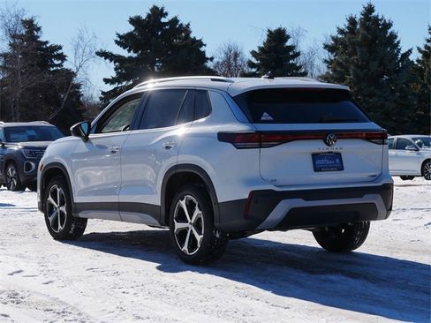 New 2026 Volkswagen Tiguan SE image 3