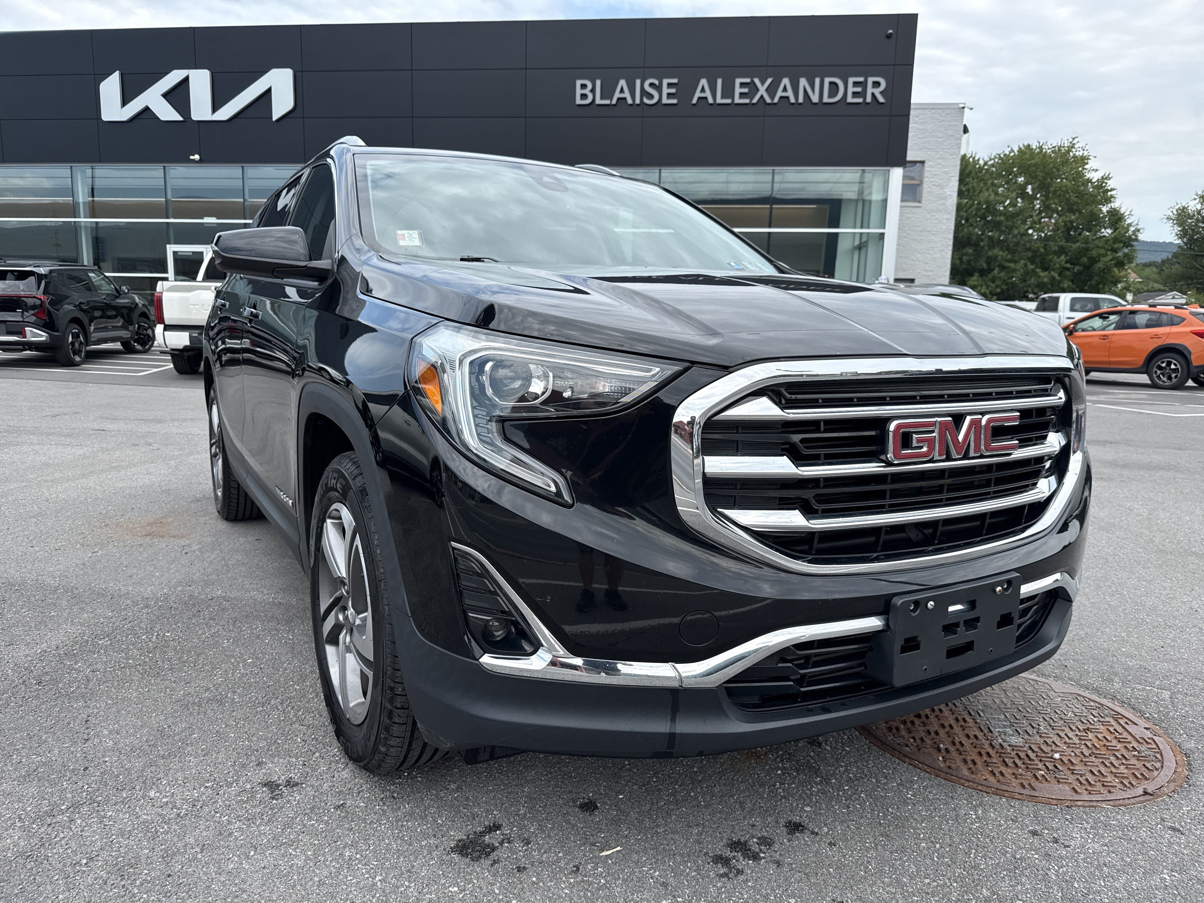 Used 2020 GMC Terrain SLT AWD/4WD image 1