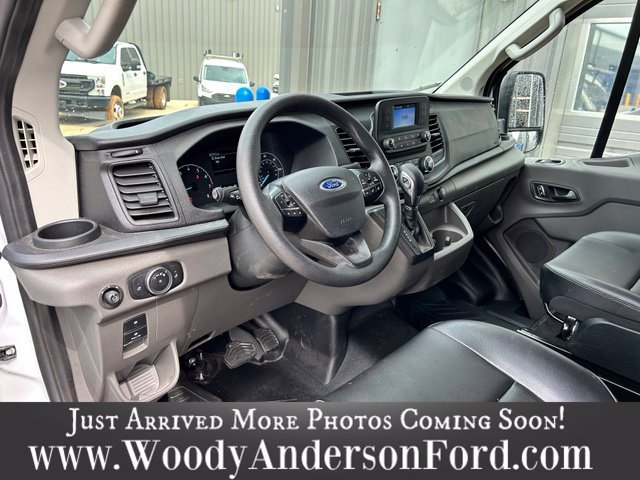 Used 2025 Ford Transit 150 Low Roof RWD image 8