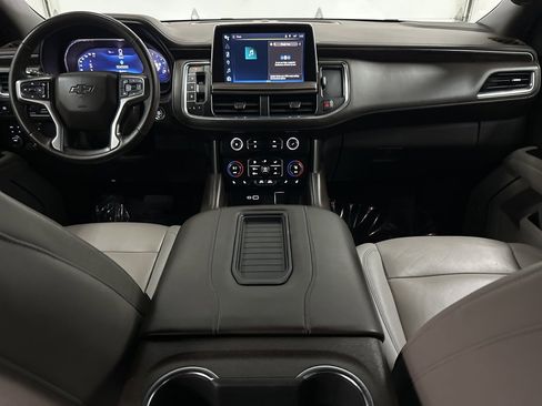 Used 2023 Chevrolet Suburban Z71 w/ Luxury Package image 24