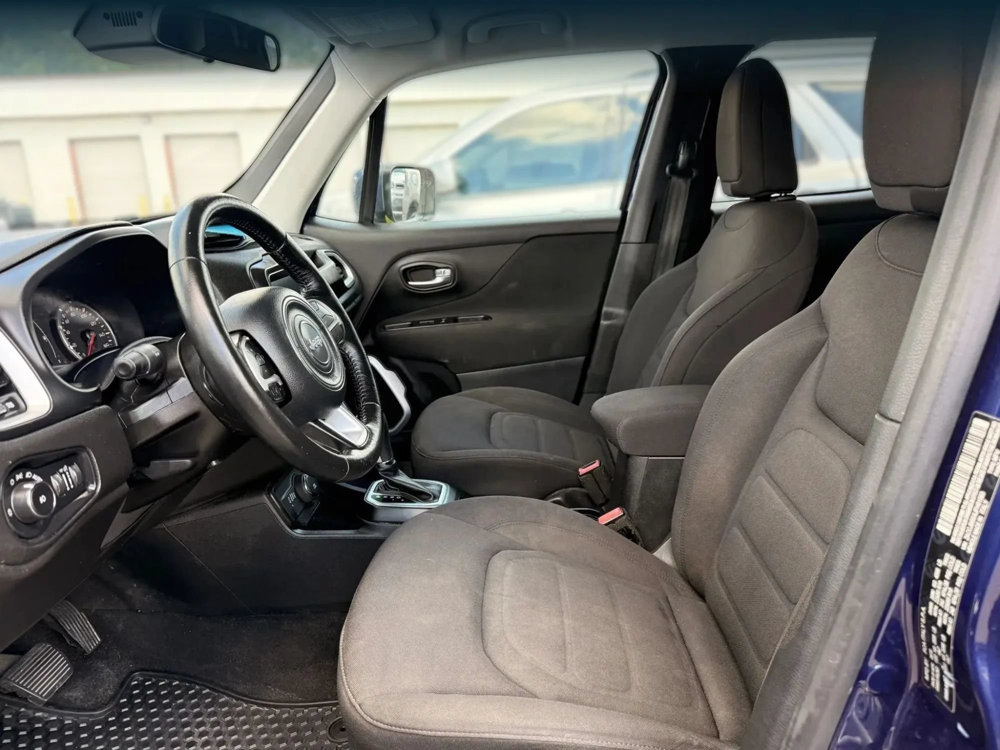 Used 2018 Jeep Renegade Latitude w/ Cold Weather Group AWD/4WD image 2