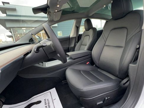 Used 2023 Tesla Model 3 Standard Range image 18