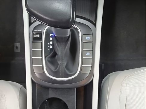 Used 2024 Hyundai Kona SEL FWD image 24