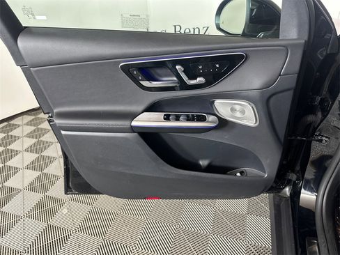 Certified 2025 Mercedes-Benz GLC 300 image 10