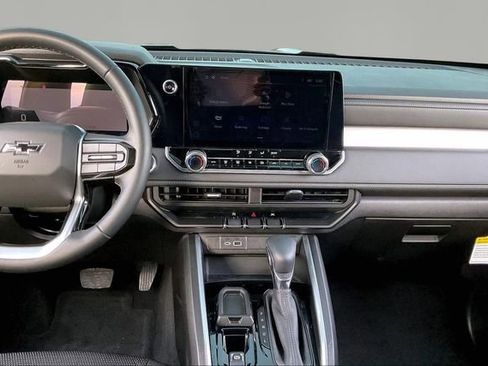 Used 2024 Chevrolet Colorado LT w/ LT Convenience Package image 9