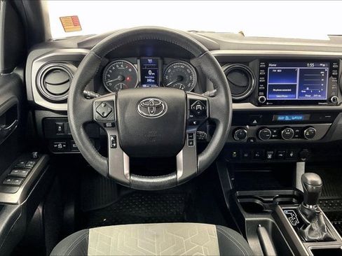 Used 2022 Toyota Tacoma TRD Off-Road image 4