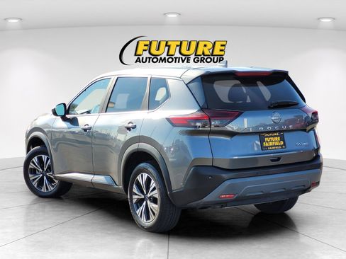 Used 2023 Nissan Rogue SV image 6