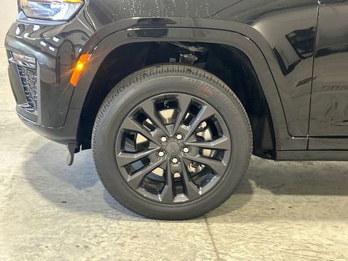 New 2026 Jeep Grand Cherokee L Limited image 11