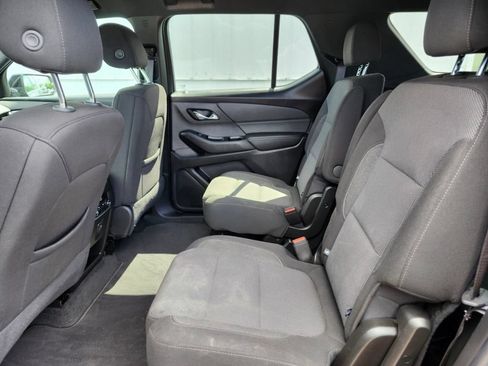 Used 2023 Chevrolet Traverse LT AWD/4WD image 14
