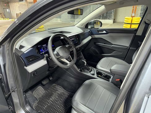 Used 2022 Volkswagen Taos SE image 29