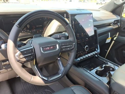 New 2026 GMC Yukon AT4 w/ AT4 Premium Plus Package AWD/4WD image 18