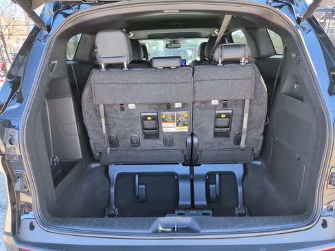 Used 2025 Toyota Sienna XLE Woodland Edition image 14