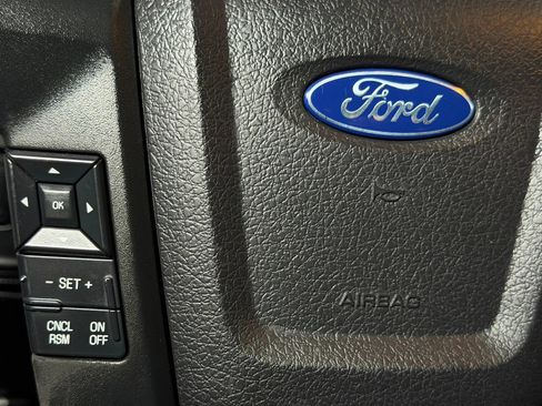 Used 2017 Ford Expedition XLT AWD/4WD image 8