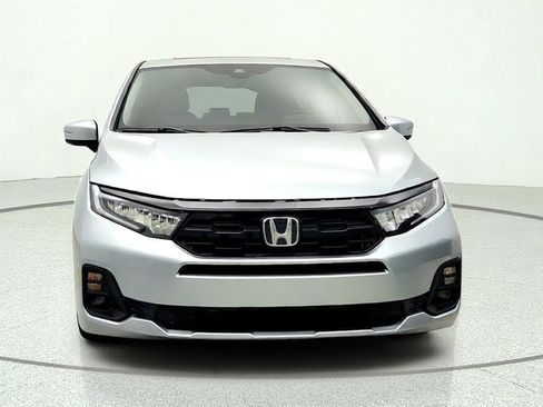 Used 2026 Honda Odyssey Touring image 2