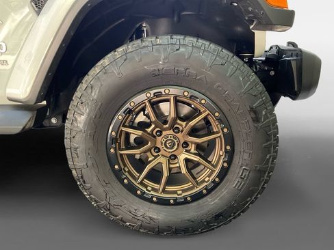 Used 2021 Jeep Wrangler Unlimited Sahara AWD/4WD image 16