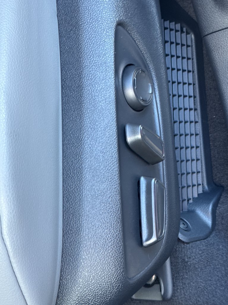 Used 2026 Toyota Sienna XLE AWD/4WD image 49