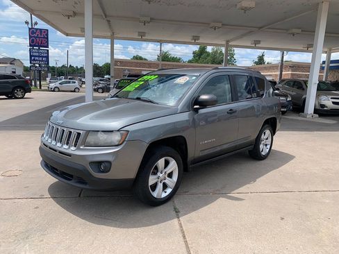 Used 2014 Jeep Compass Sport FWD image 5