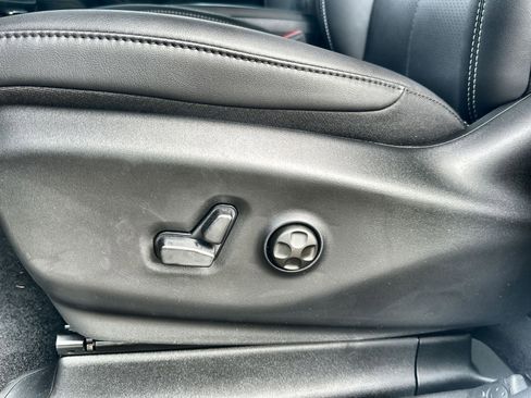 New 2026 Chrysler Voyager LX image 14