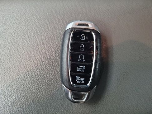 Used 2023 Hyundai Elantra SEL w/ Convenience Package FWD image 32