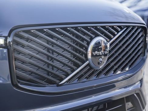 New 2026 Volvo XC60 B5 Ultra w/ Protection Package Premier image 11