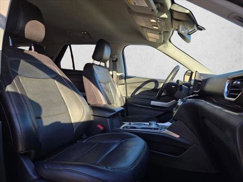 Used 2023 Ford Explorer Limited image 21