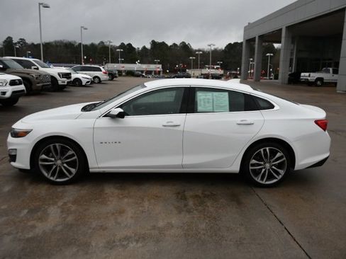 Used 2023 Chevrolet Malibu LT image 2