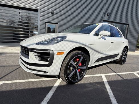 New 2026 Porsche Macan S image 1
