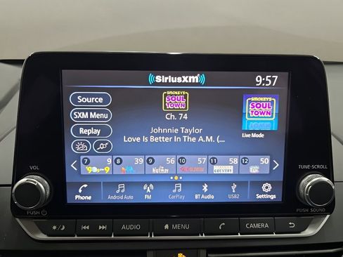 Used 2025 Nissan Altima 2.5 SV FWD image 24