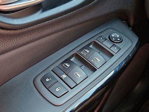 Used 2023 Jeep Cherokee Altitude Lux image 15