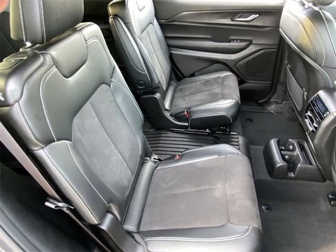 Used 2024 Jeep Grand Cherokee L Altitude image 22