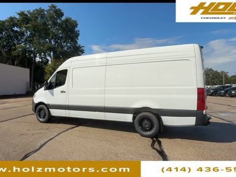 Used 2025 Mercedes-Benz Sprinter 2500 image 7