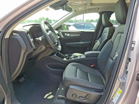 New 2026 Volvo XC40 B5 Core w/ Climate Package image 9