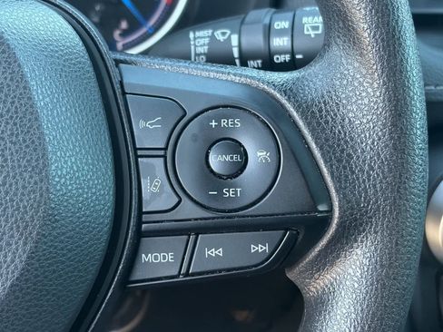 Used 2024 Toyota RAV4 XLE AWD/4WD image 10
