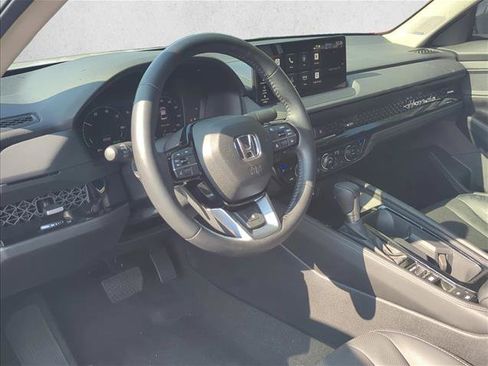 Used 2025 Honda Accord Touring image 9